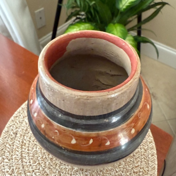 Vintage Tonala Pottery Vase with Earthy Tones - Picture 3 of 4